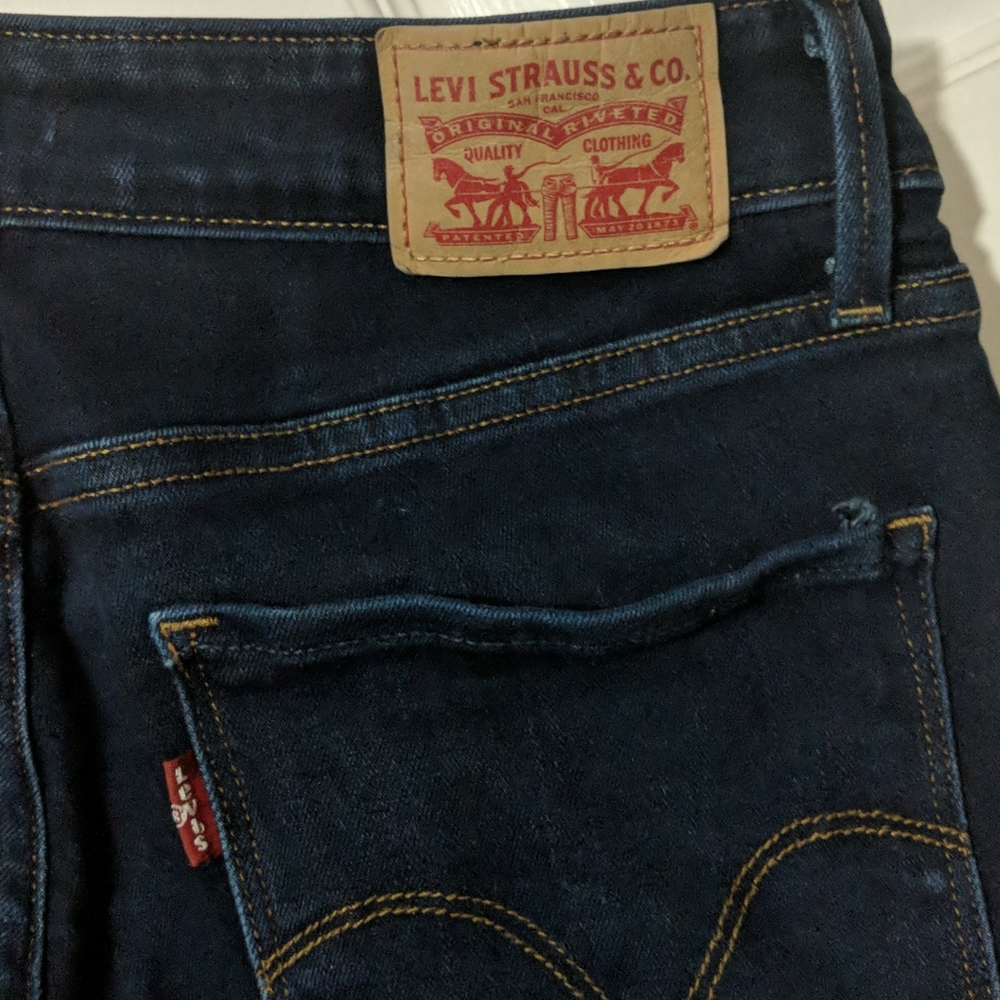 Levi's dark wash mid rise skinny
